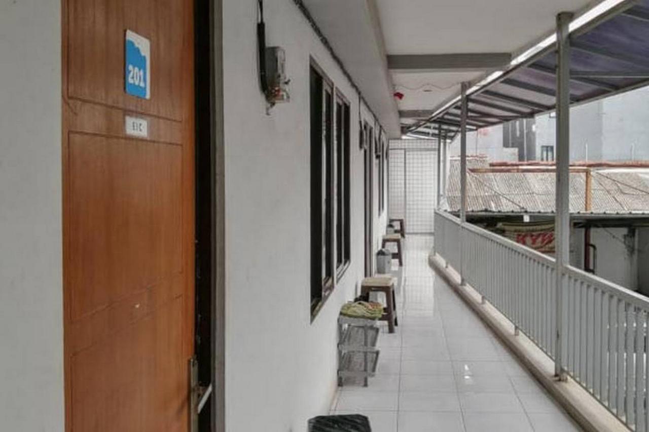 Laponca Residence Pondok Cabe Syariah Redpartner Buaran Экстерьер фото