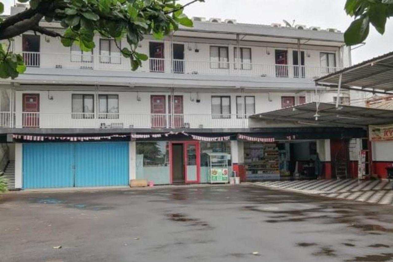 Laponca Residence Pondok Cabe Syariah Redpartner Buaran Экстерьер фото